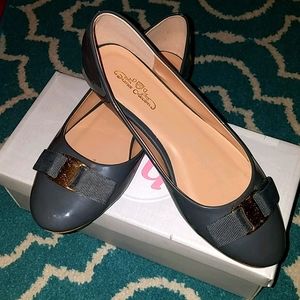 Journee Collection ballet flats.